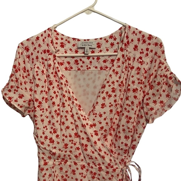 & Other Stories white and red floral print mini wrap dress ditzy print - Picture 7 of 14